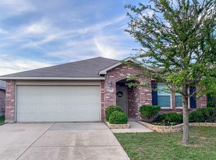 1329 Elkford Ln, Justin, TX 76247