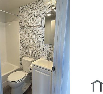 2nd image of 3426 Valle Ave