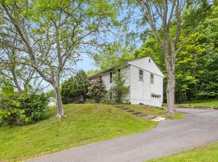 35 Saint Michaels Ter, Carmel, NY 10512