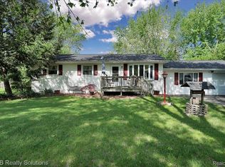 2651 Fish Lake Rd, Lapeer, MI 48446
