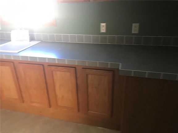 4th image of 706 Groom St