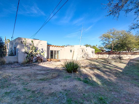3rd image of 2626 E Florence Dr