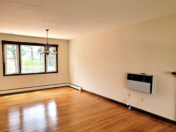 3rd image of 205 Bel Air Dr