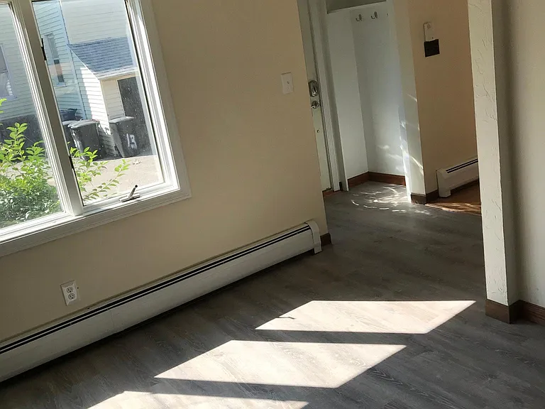 11 Watson St #WHOLE HOUSE — Photo 15