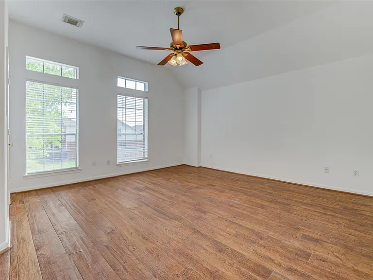 16464 Beewood Glen Dr — Photo 41