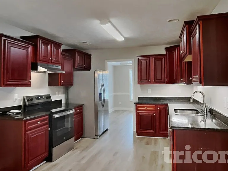15 Summerseat Way — Photo 6