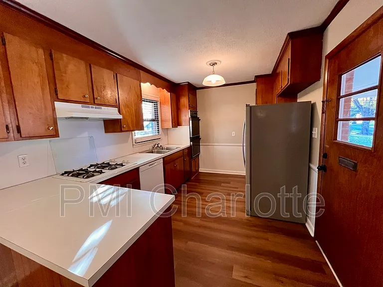528 N Carolina Ave — Photo 10