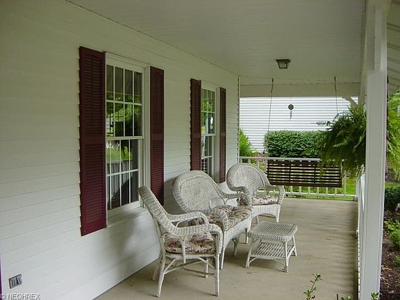 2nd image of 2924 Laurel Woods Blvd