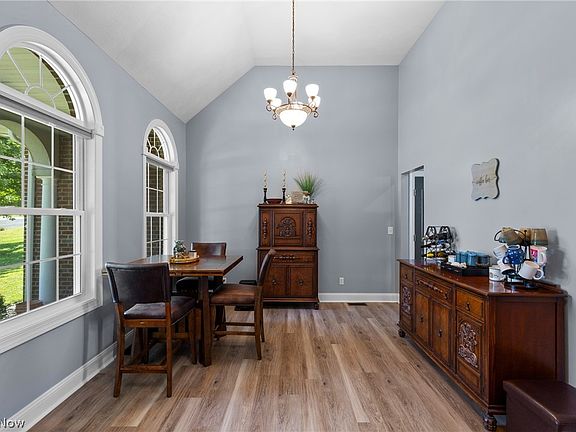 5th image of 44260 Denise Ln
