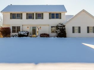 357 Longbush Ln, Webster, NY 14580