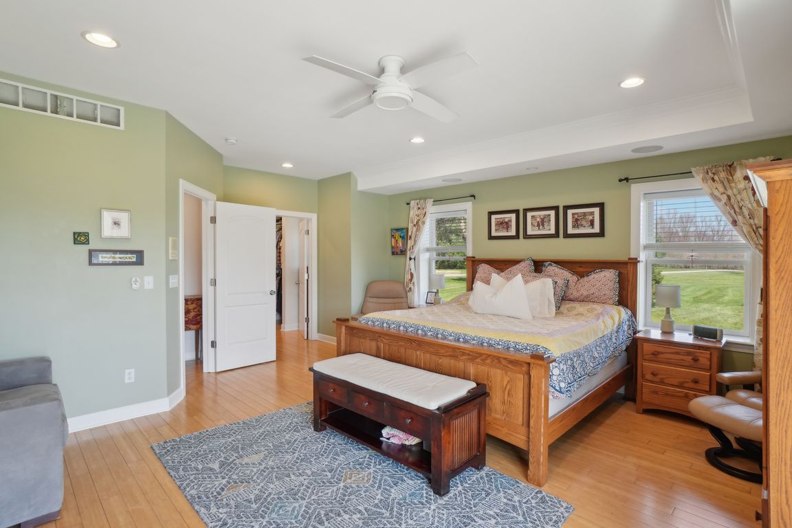 Lost Oak Dr-2104-019.jpg