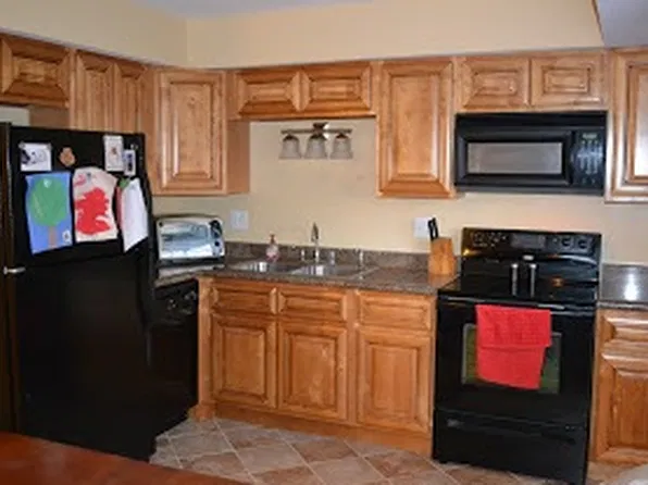 2250 Coach Dr, Dayton, OH 45440