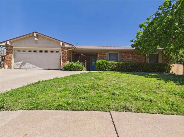 6757 SW Chaucer Dr, Lawton, OK 73505