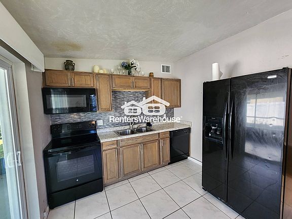 5th image of 37 Jackson Ct