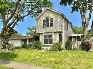 545 Chatham Cir, Buffalo Grove, IL 60089