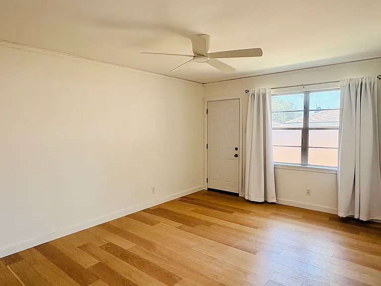 5464 Anita St — Photo 11