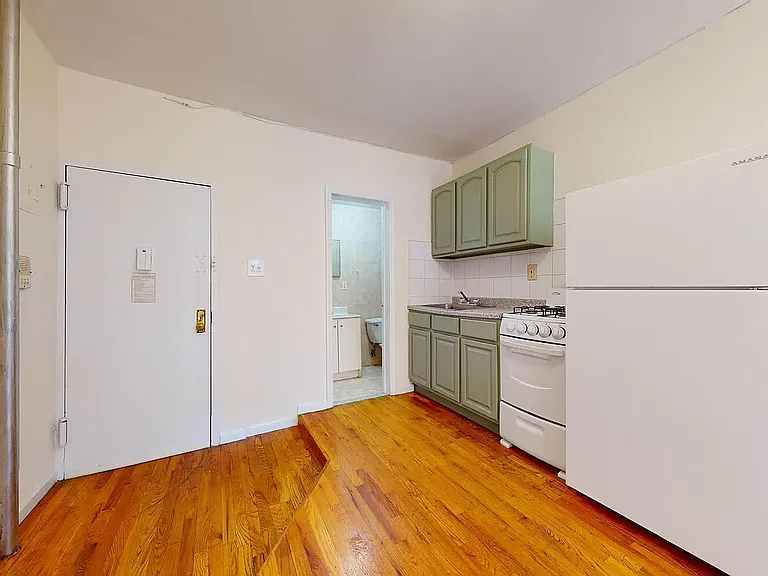 1365 1st Ave #3-C — Photo 4