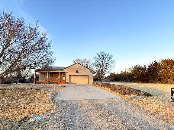 2nd image of 7575 Lindsay Dr