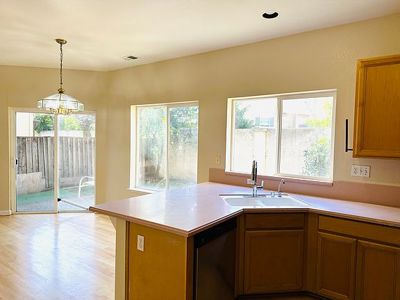 3rd image of 3729 Seine Ct
