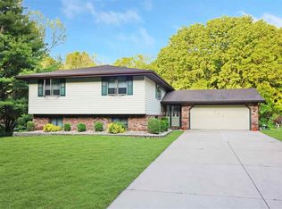 754 E Poplett Hollow Rd, Peoria, IL 61615