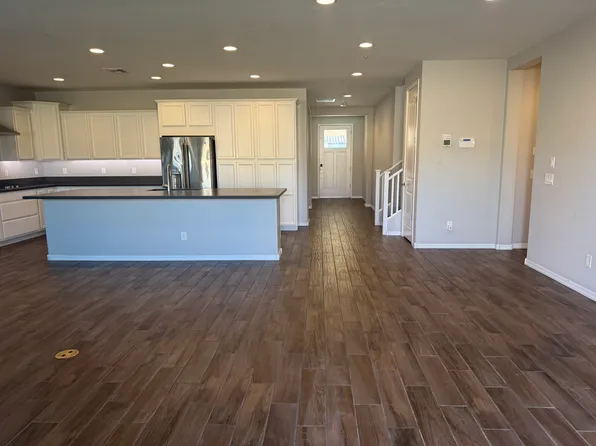 1832 S Henry Ln, Gilbert, AZ 85295