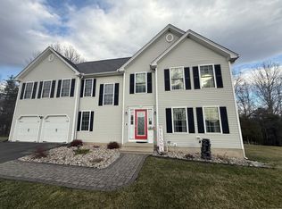 4 Ritas Way, Bloomfield, CT 06002