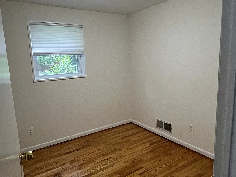 11208 Ashley Dr — Photo 17