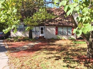 2401 Crestview Dr, High Ridge, MO 63049