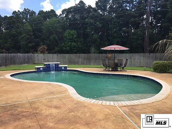 4th image of 111 Elsinore Dr