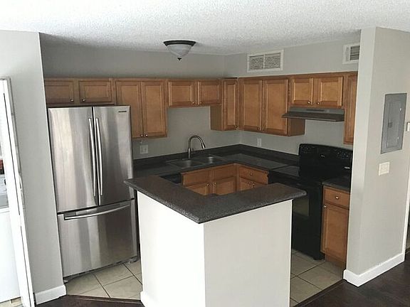 5th image of 465 Forestway Cir Unit 205