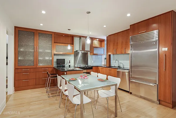 Sold by Corcoran | media 24