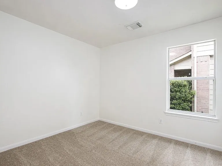 7719 Serene Wood Ln — Photo 10