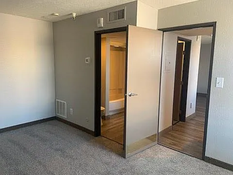 The Bigelow Apartments — Photo 26