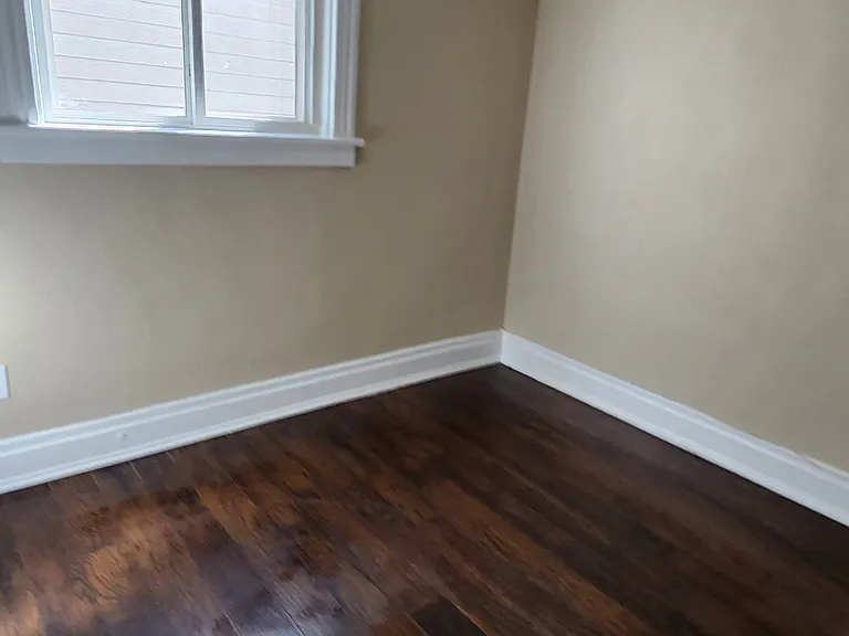 1522 Mott Ave — Photo 15