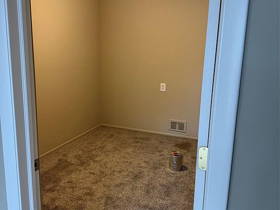 3rd image of 29257 Hayes Rd APT J-6