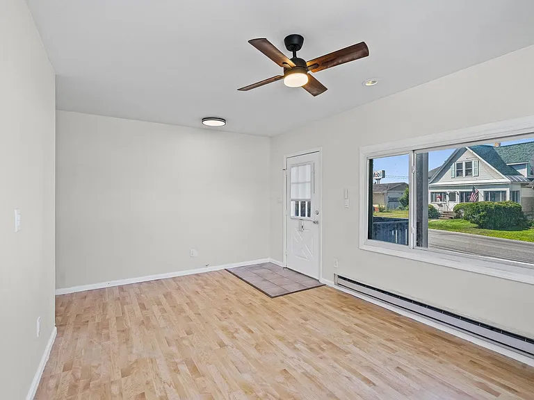 2451 Albany St — Photo 7