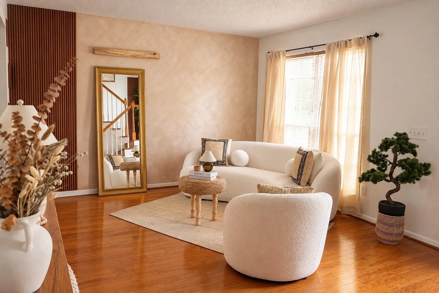 4 bed, 2.5 bath, 2444 sqft, $2,950 — Photo 2