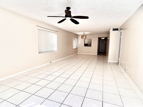4th image of 2865 SW 22nd Ave APT 108