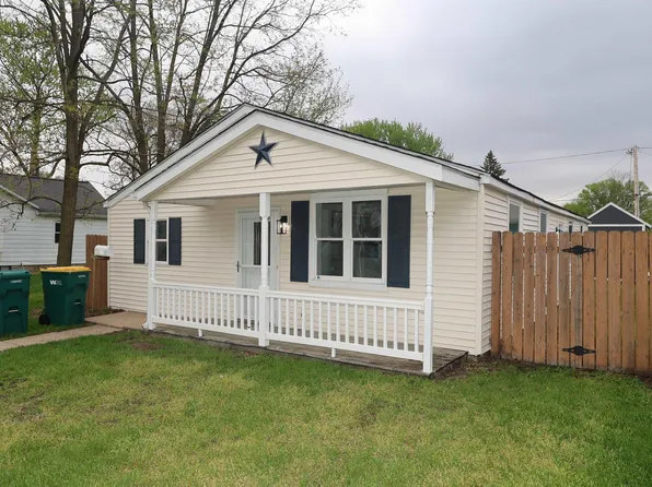 1010 Carlton St, Mishawaka, IN 46544