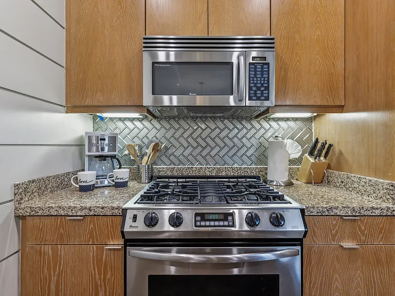 1506 E Baristo Rd — Photo 9