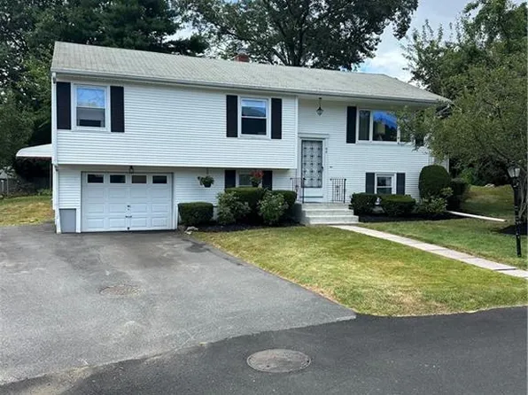 44 Bicentennial Way, North Providence, RI 02911