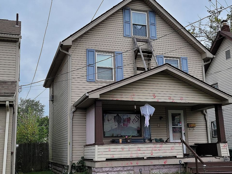 2 bedrooms on 3rd floor