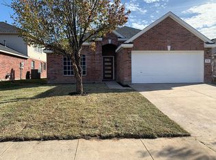 719 Parkford Ln, Arlington, TX 76001