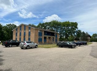 6215 Richards Dr APT 6, Brighton, MI 48116