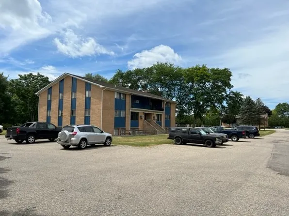 6215 Richards Dr APT 6, Brighton, MI 48116