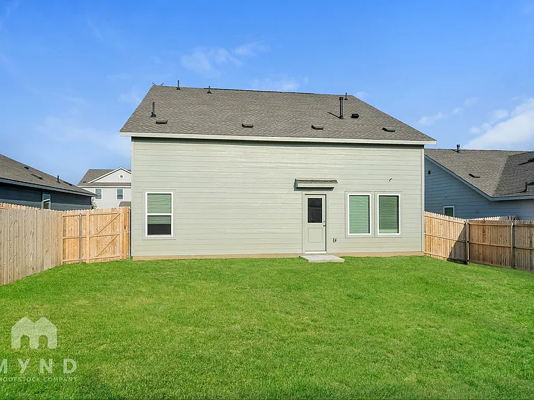2716 Mistwood Dr — Photo 25