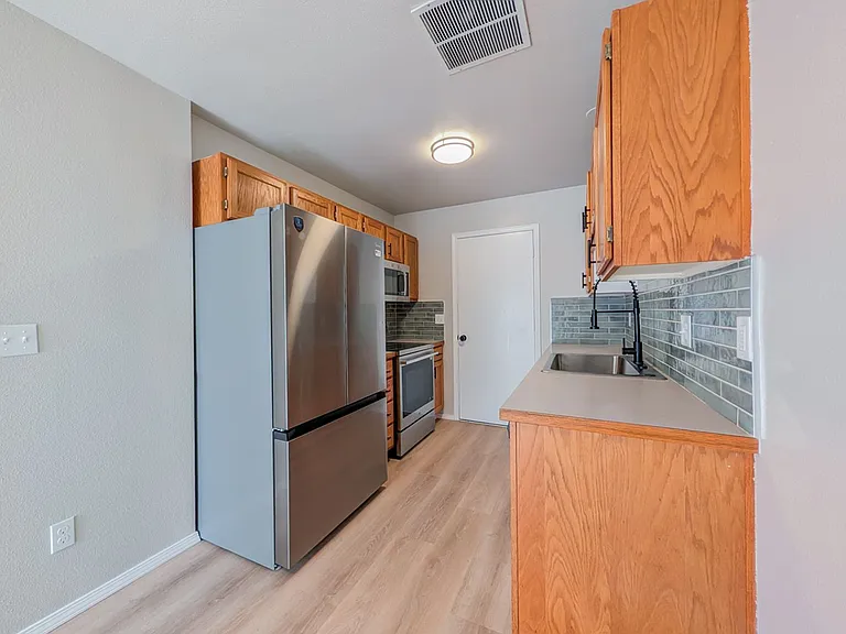 3632 Lakewood Rd — Photo 3