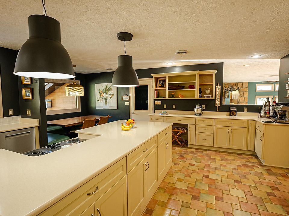 19th image of 4242 Pearl Valley Rd