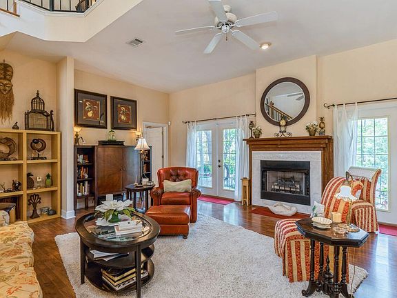 3rd image of 4302 Hidden Lakes Dr