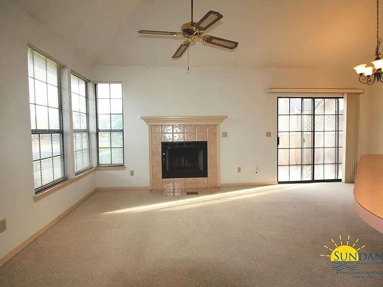1100 Crosswinds Lndg #13 — Photo 3